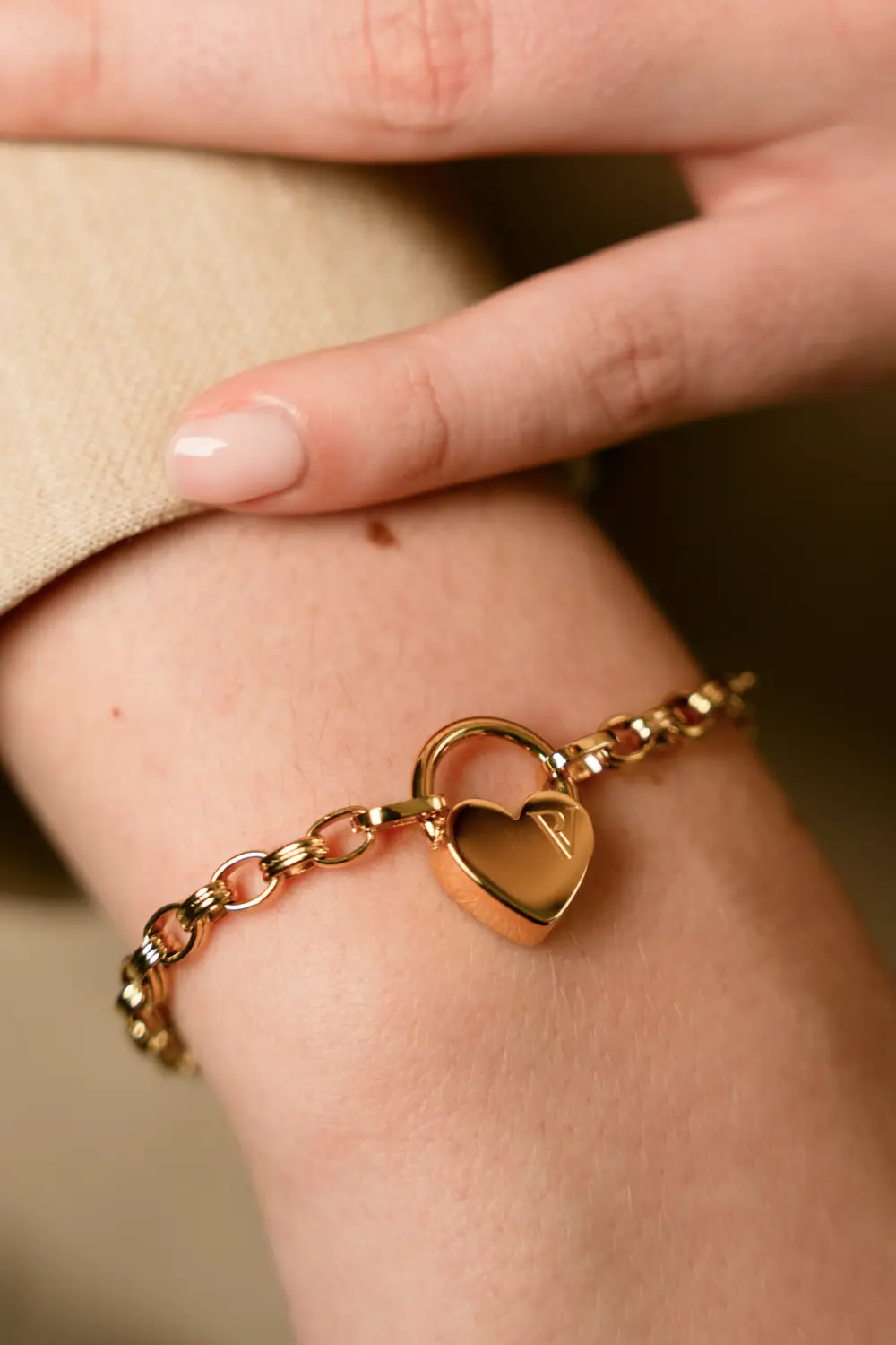 Engravable Heart & Soul Bracelet - Image 3