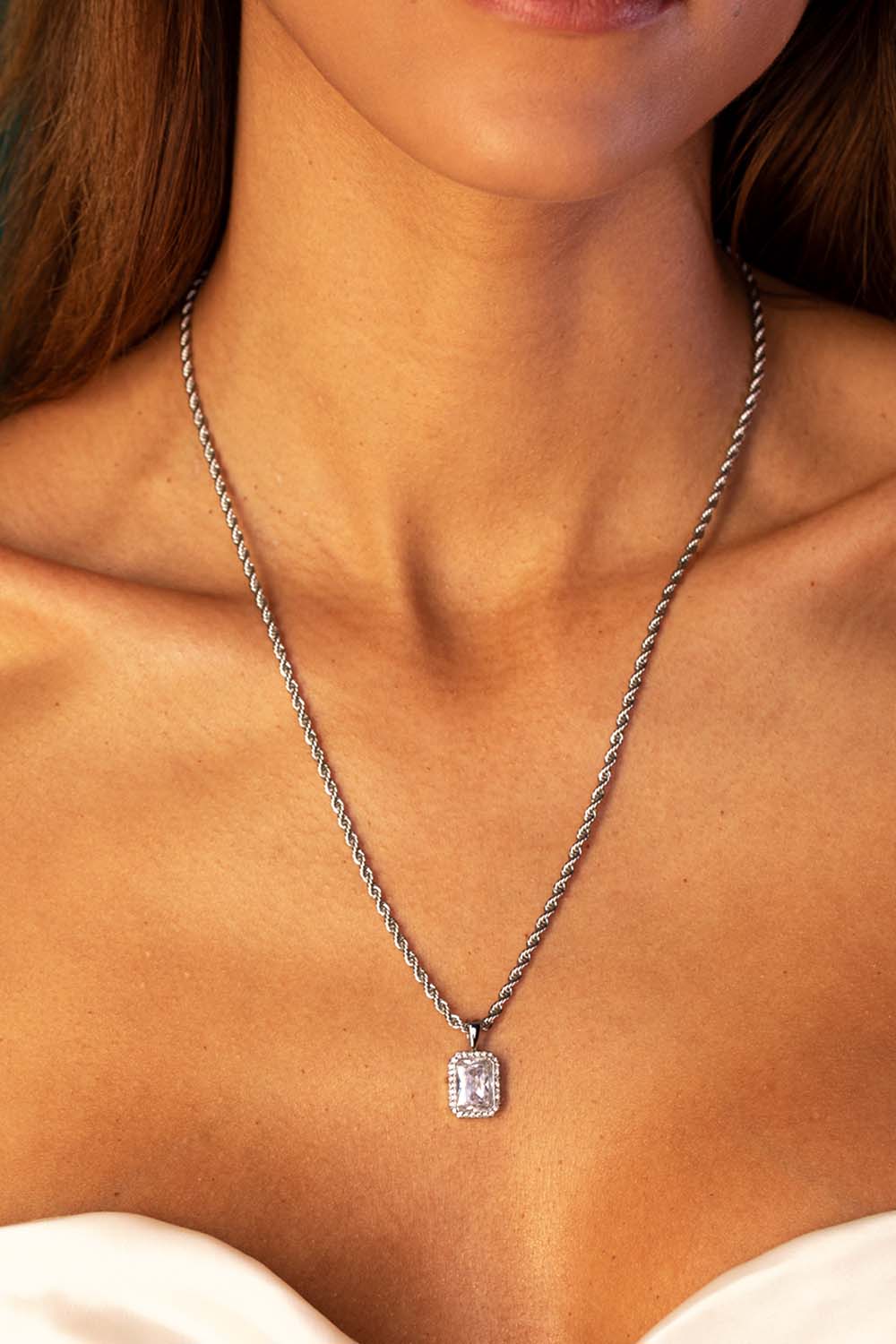 Pavé Emerald Pendant Necklace - Image 4